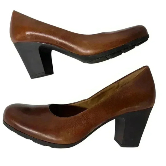 Comfortiva Noxi Women's Brown Leather Upper Slip on Style PillowTop FootBed Pump - Picture 9 of 9